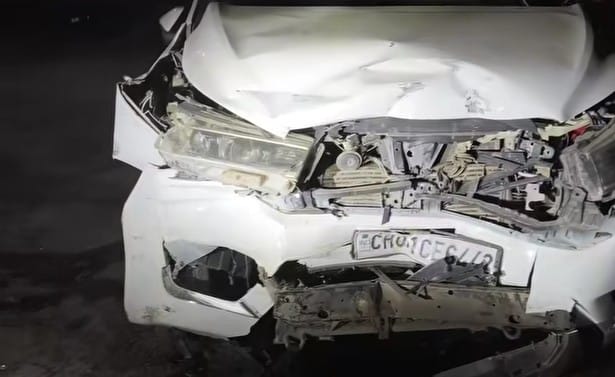 Drunk Thar driver hits Innova car
