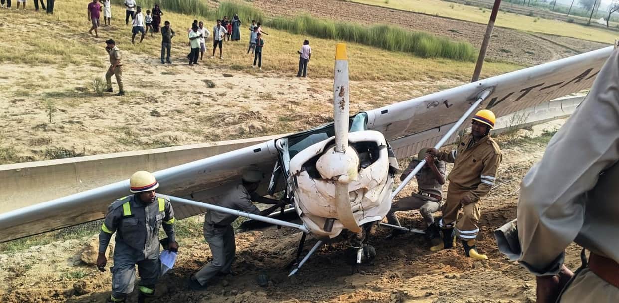 Pilot shows presence of mind, attempts emergency landing on under-construction highway