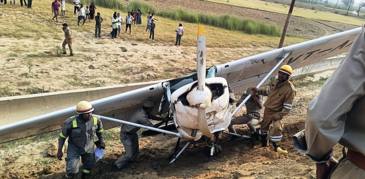 Pilot shows presence of mind, attempts emergency landing on under-construction highway