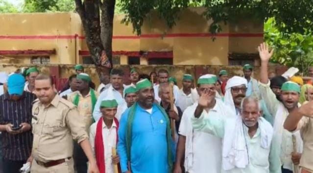 Police station gheraoed in protest against the beating of a BKU activist.