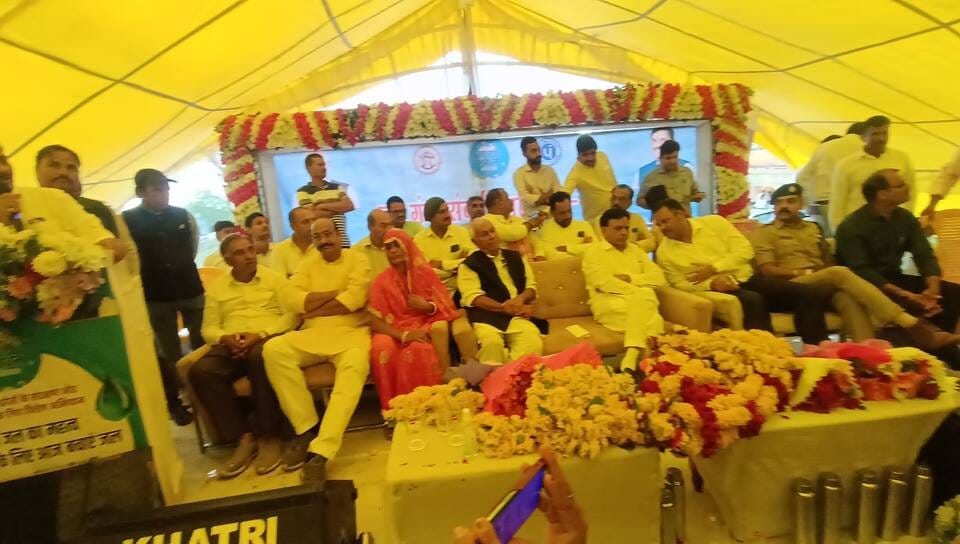 Deputy Chief Minister Jagdishdevda reached the closing ceremony of Jal Ganga Sanvardhan Abhiyan