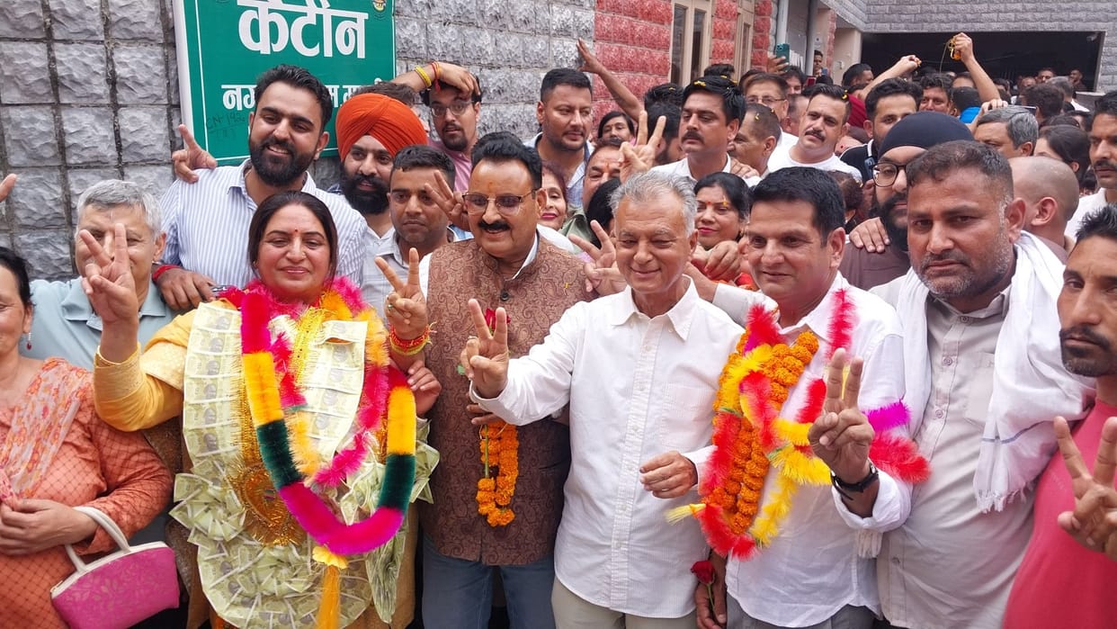 BJP takes control of the Municipal Corporation; Suman becomes Mayor and Jitendra becomes Deputy Mayor.