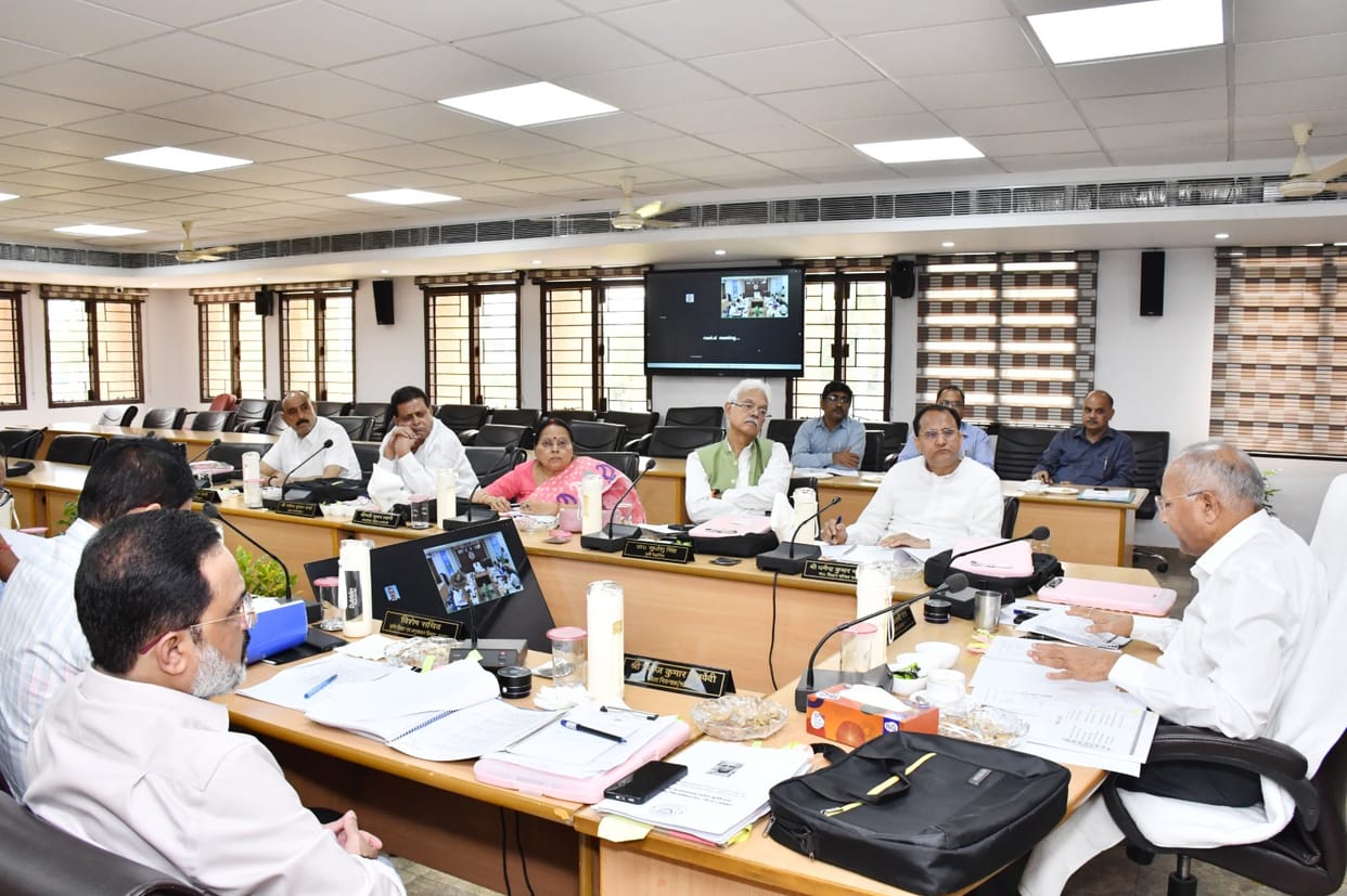 Special Secretary inspected the Agricultural University.