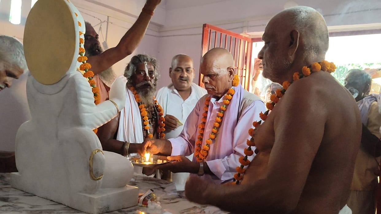Statue of Kabir unveiled at the Math on his birth anniversary.