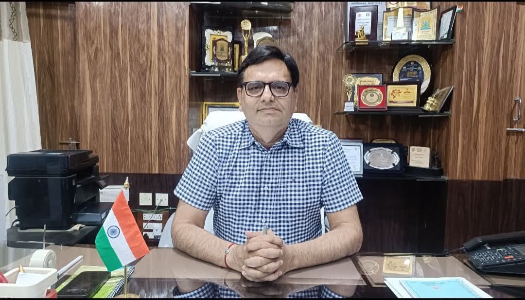 Tikamgarh Collector takes action against illegal sand mining; Patwari suspended.