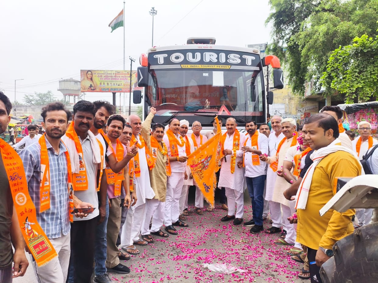 Batch of pilgrims departs for the Baba Amarnath Yatra.
