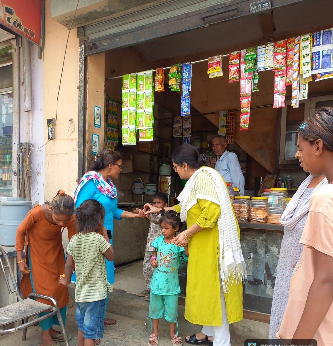 Administered anti-polio drops door-to-door