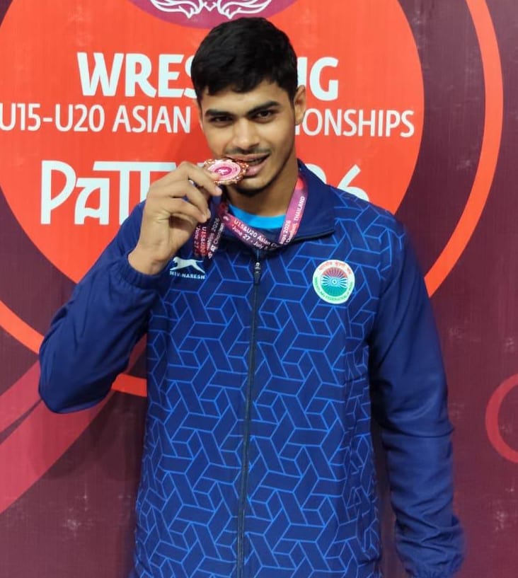 Dheeraj Malik won bronze medal in Asian Wrestling