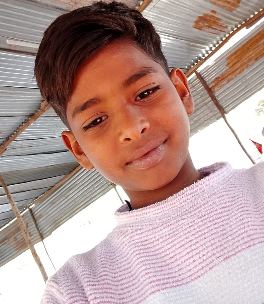 अरनिया के मुनि गांव में करंट की चपेट में आने से हुई मौत में मृतक कान्हा का फाइल फोटो। स्रोत : फ