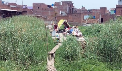 The hell beyond the gate: submerged houses, broken relationships