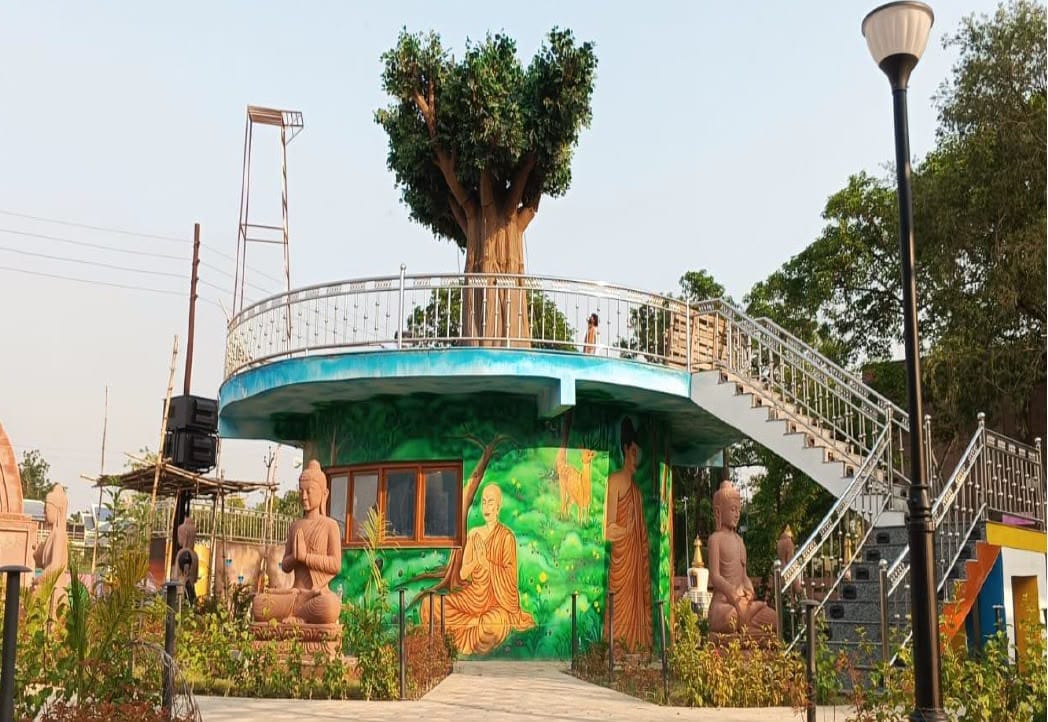 Grand Buddha-themed park ready to woo tourists.