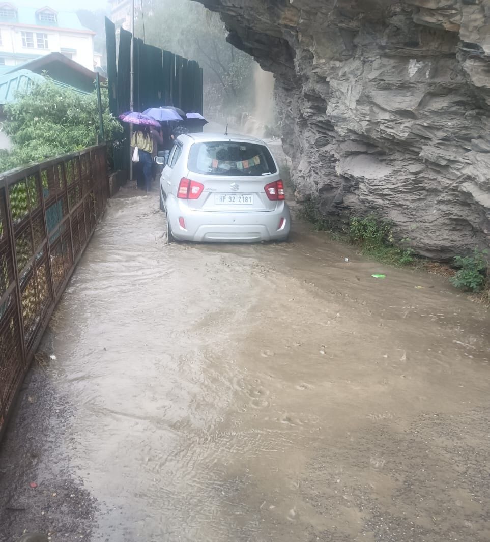 Rain in Rampur; roads in poor condition