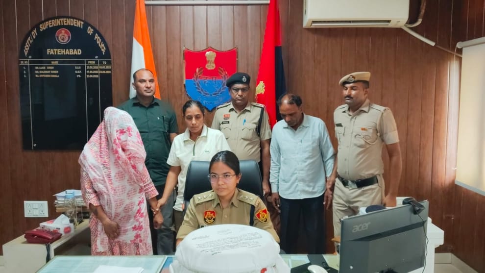 13 kilos 60 grams of opium seized while being brought from Madhya Pradesh by putting a press sticker on the car, two accused including a woman caught
