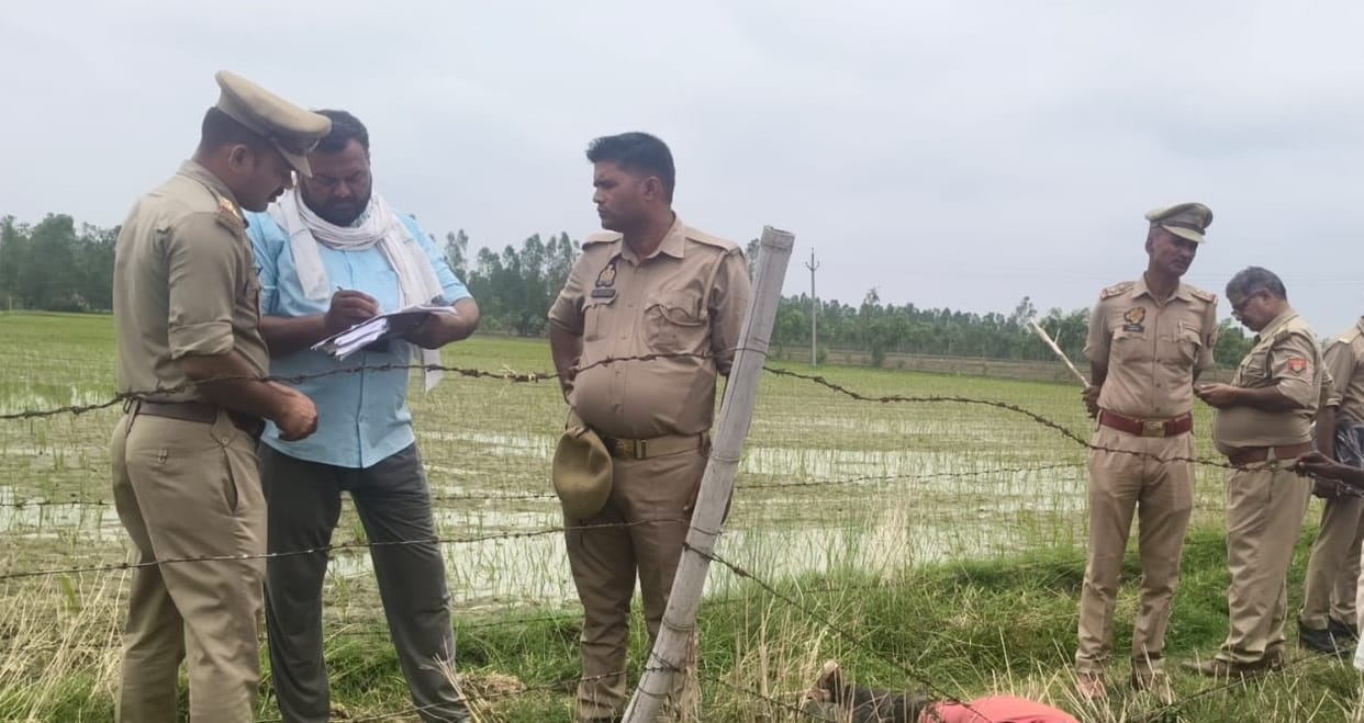Sanitation worker's body found entangled in wire fence of a field in Jaitipur.