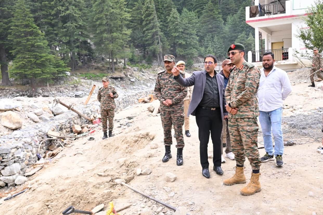 Rising water level of the Bhagirathi in Harsil raises concerns for the administration.