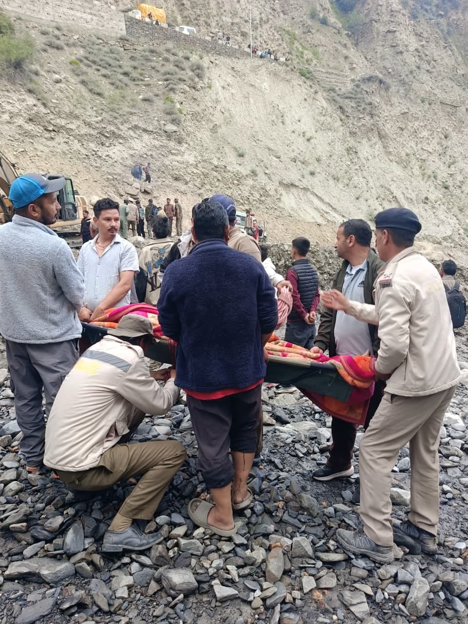 Sick woman was made to cross Jahalma drain with LNT machine.