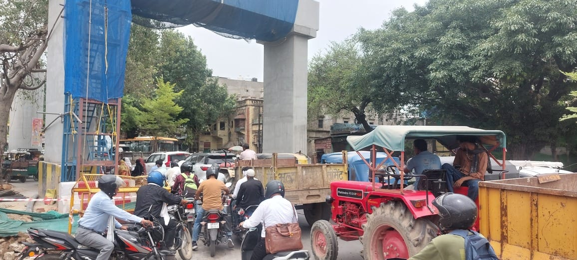 Life stuck in traffic jams in Agra a daily ordeal.