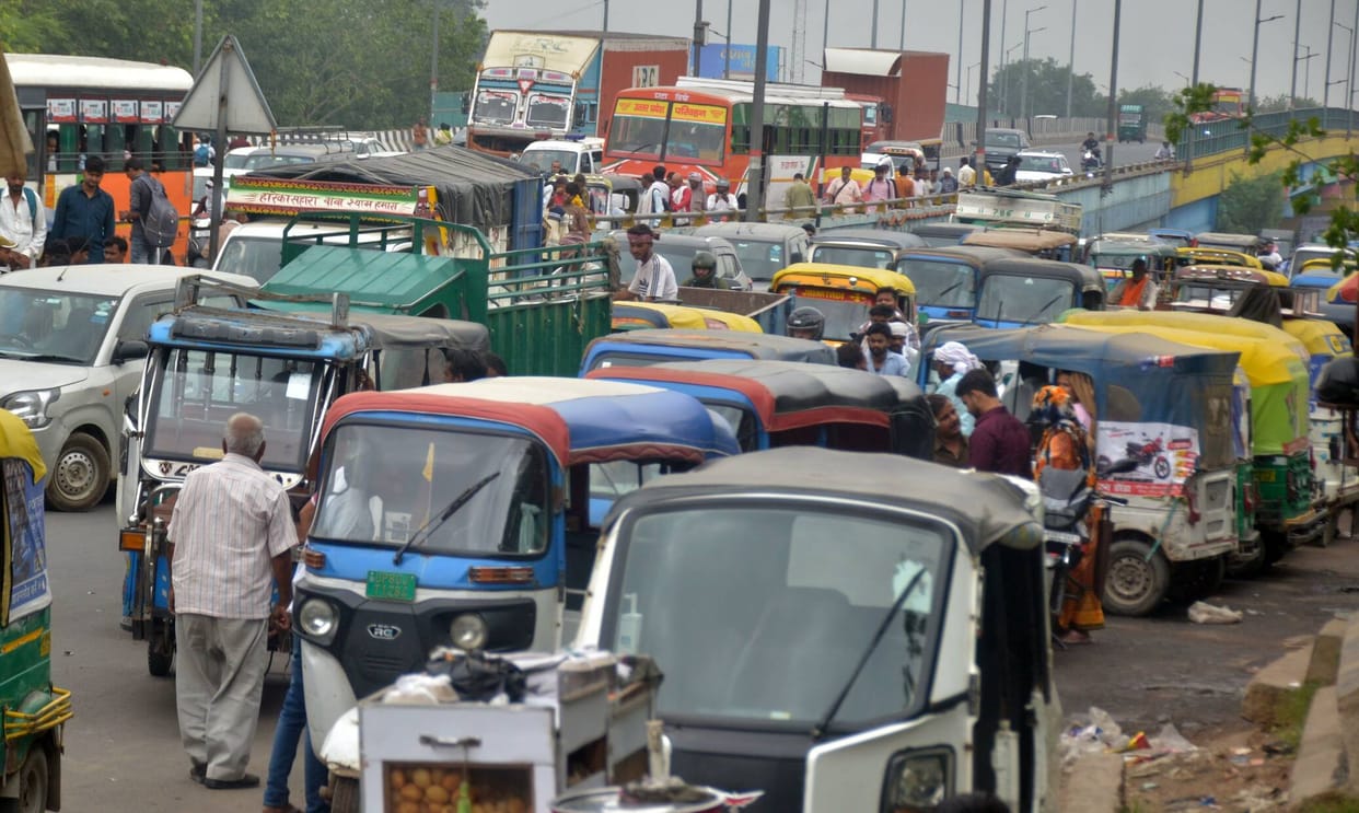 Half the city went without water; the crisis will persist this morning as well.
