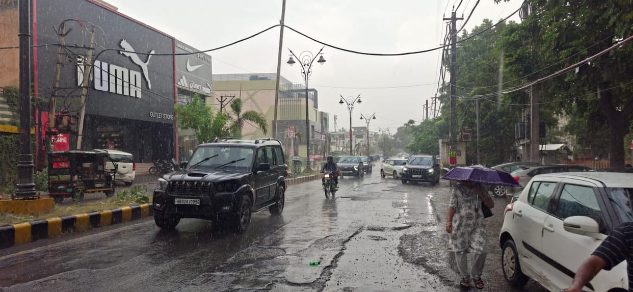 Temperature dropped by seven degrees after half an hour of rain