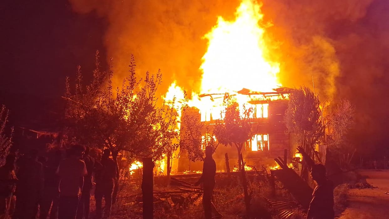 Srinagar, Kupwara, Kramhura Rajwar, Fire in house