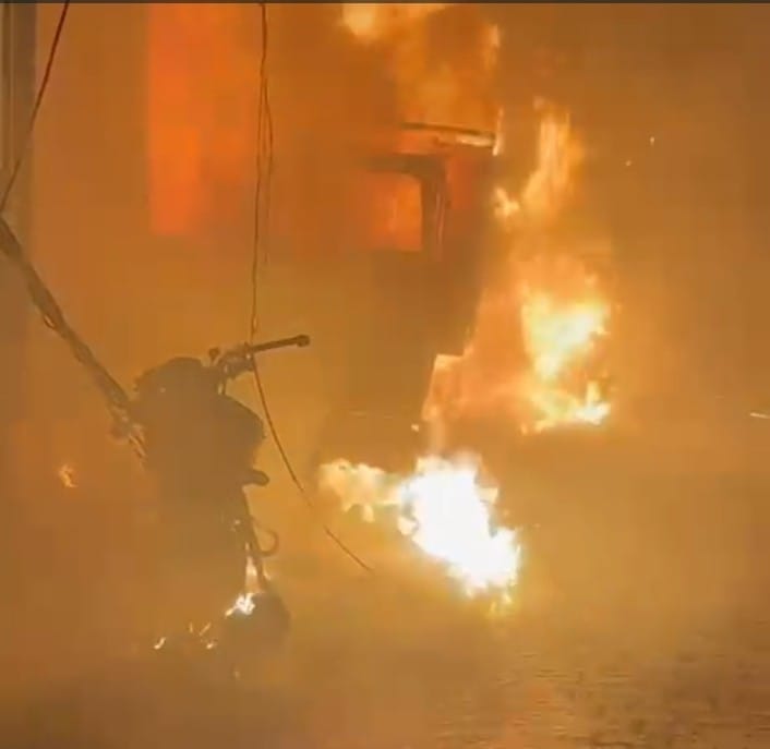 The fire that started from the transformer reached the Mobil Oil warehouse, burning 5 vehicles and an auto.