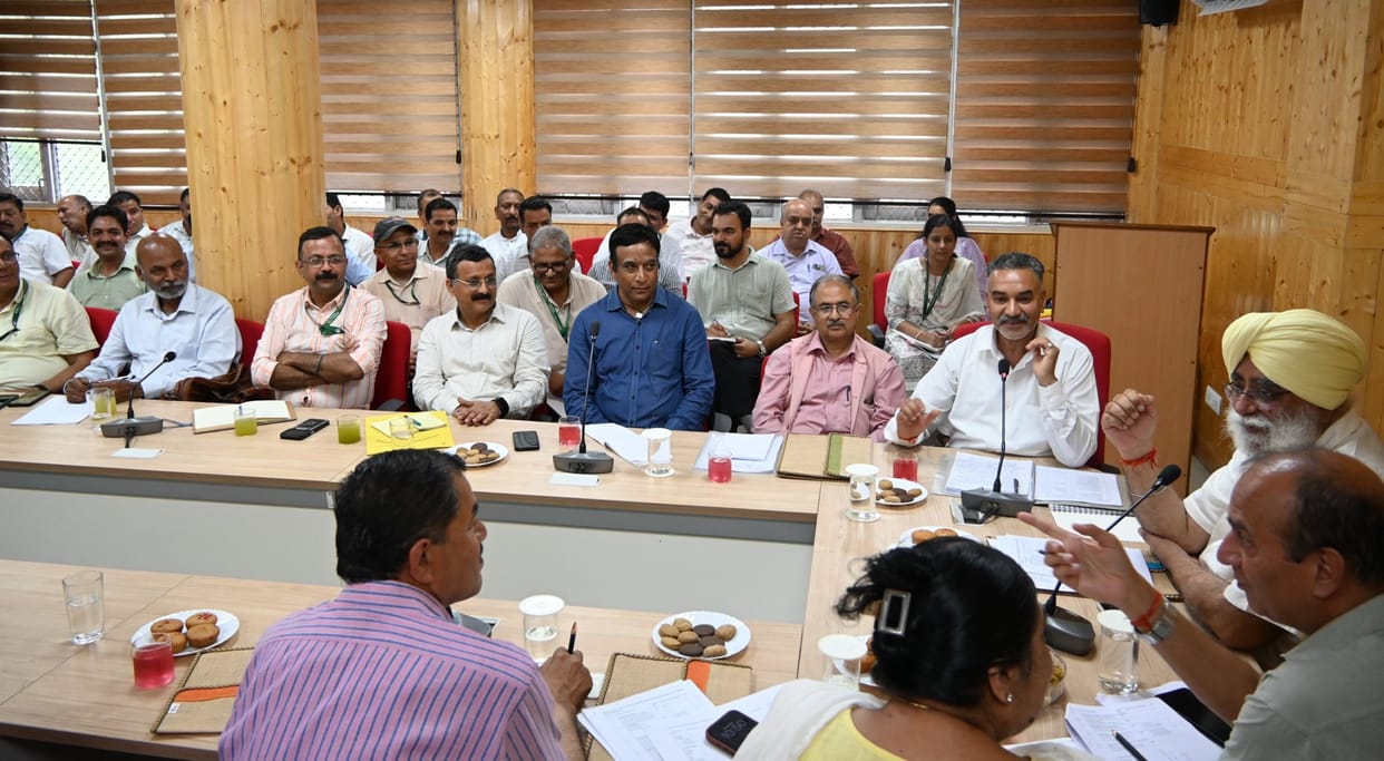 The Vice-Chancellor of Nauni University emphasized promoting horti-tourism.