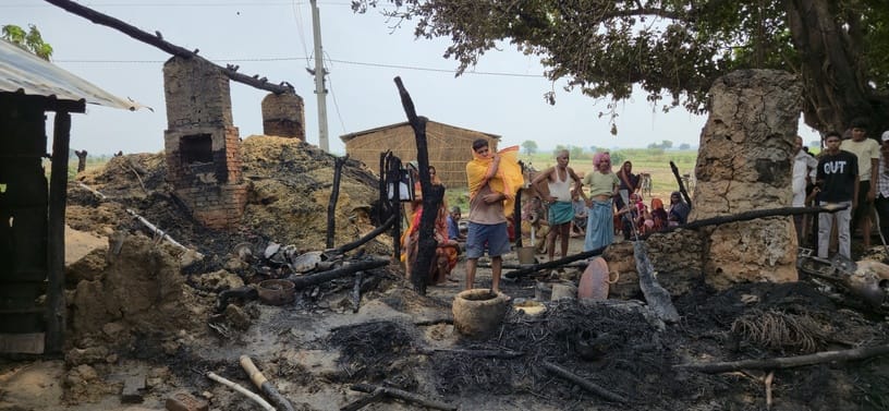 17 huts of eight families burnt, 56 thousand goods and bikes reduced to ashes
