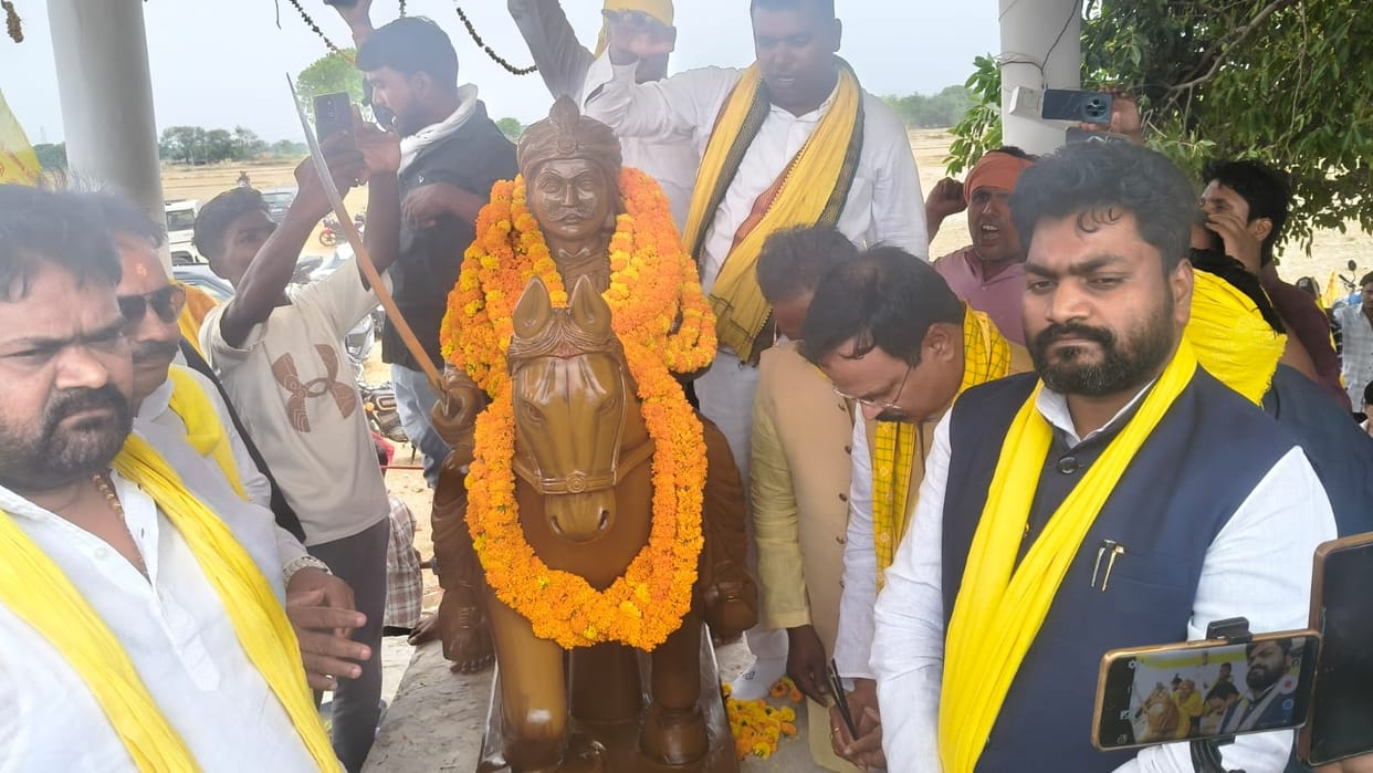 Unveiled the statue of Maharaja Suheldev.