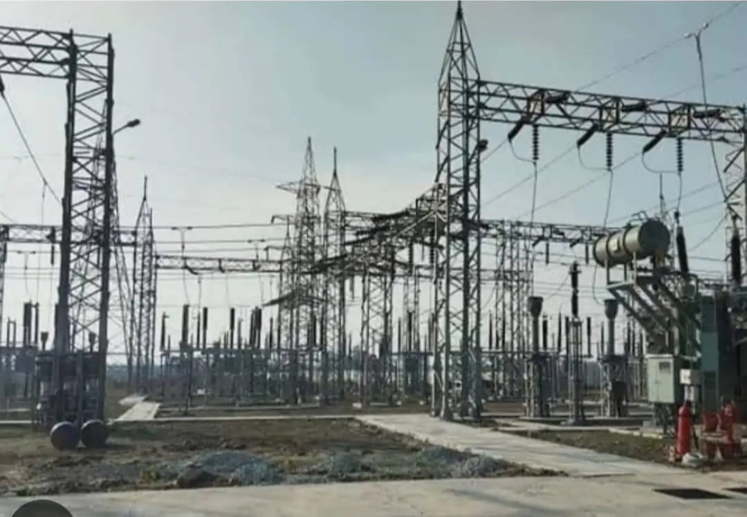 Power out for 11 hours; people left reeling from the heat