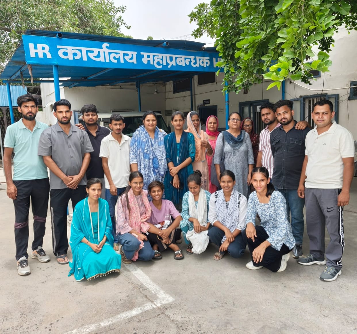 Students of Dahima village submitted a memorandum to the Roadways GM over not getting bus service
