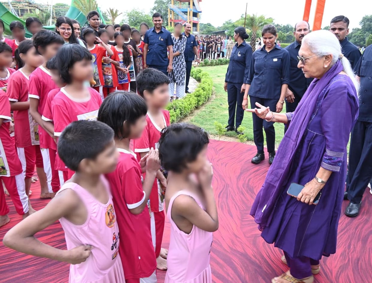 The Governor took 145 girls on a visit to a water park.