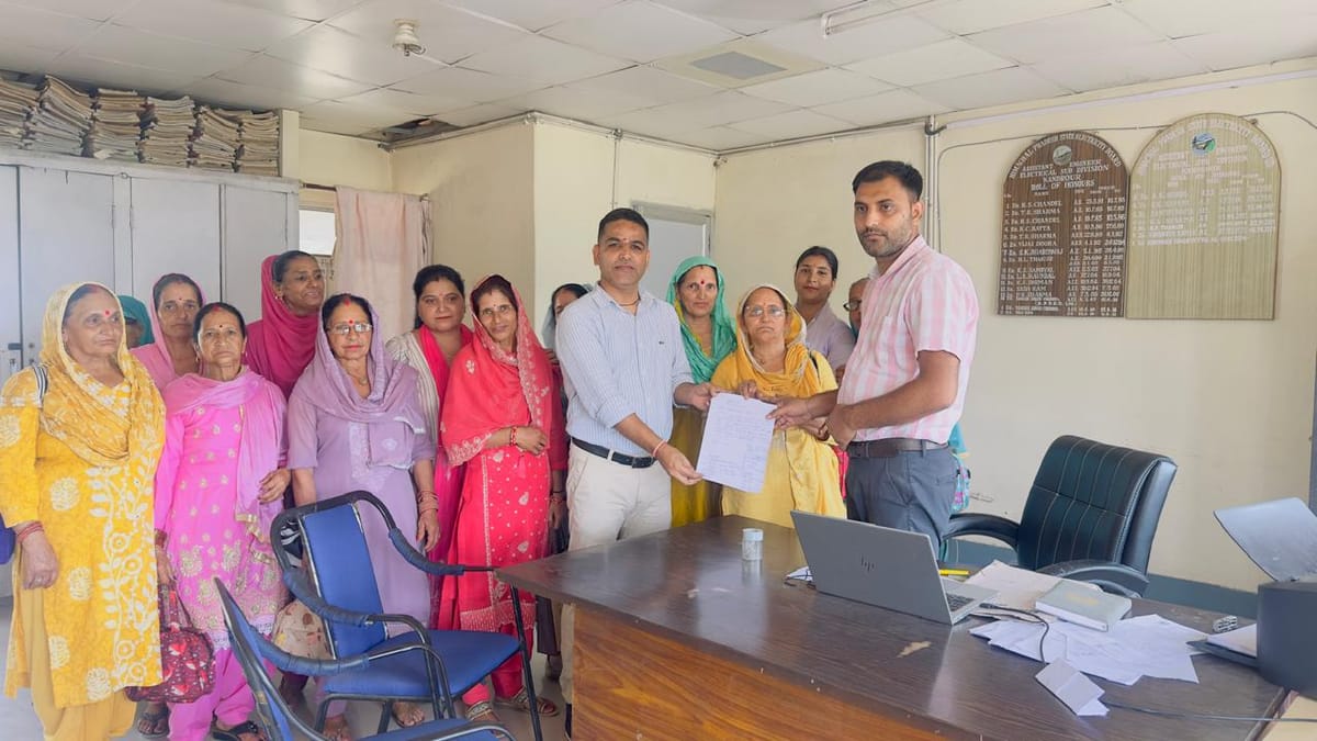 Bilaspur News: बेनला ब्राह्मणा पंचायत ने स्मार्ट मीटर का विरोध