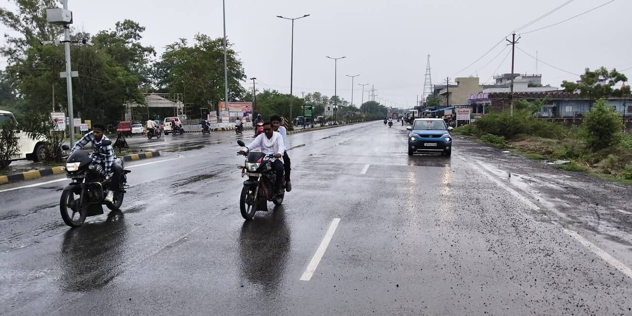 Temperature drops for the third consecutive day; maximum mercury level reaches 33 degrees