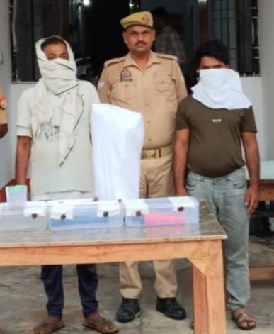 श्रीकृष्ण की प्राचीन मूर्ति व पीली धातु की ईंटों के साथ दो गिरफ्तार