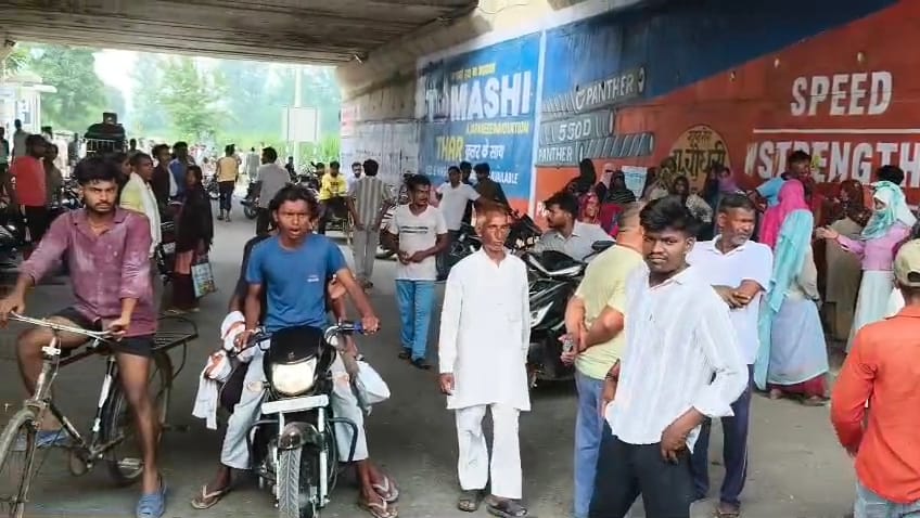 Woman crushed to death by overloaded truck on Panipat-Khatima highway