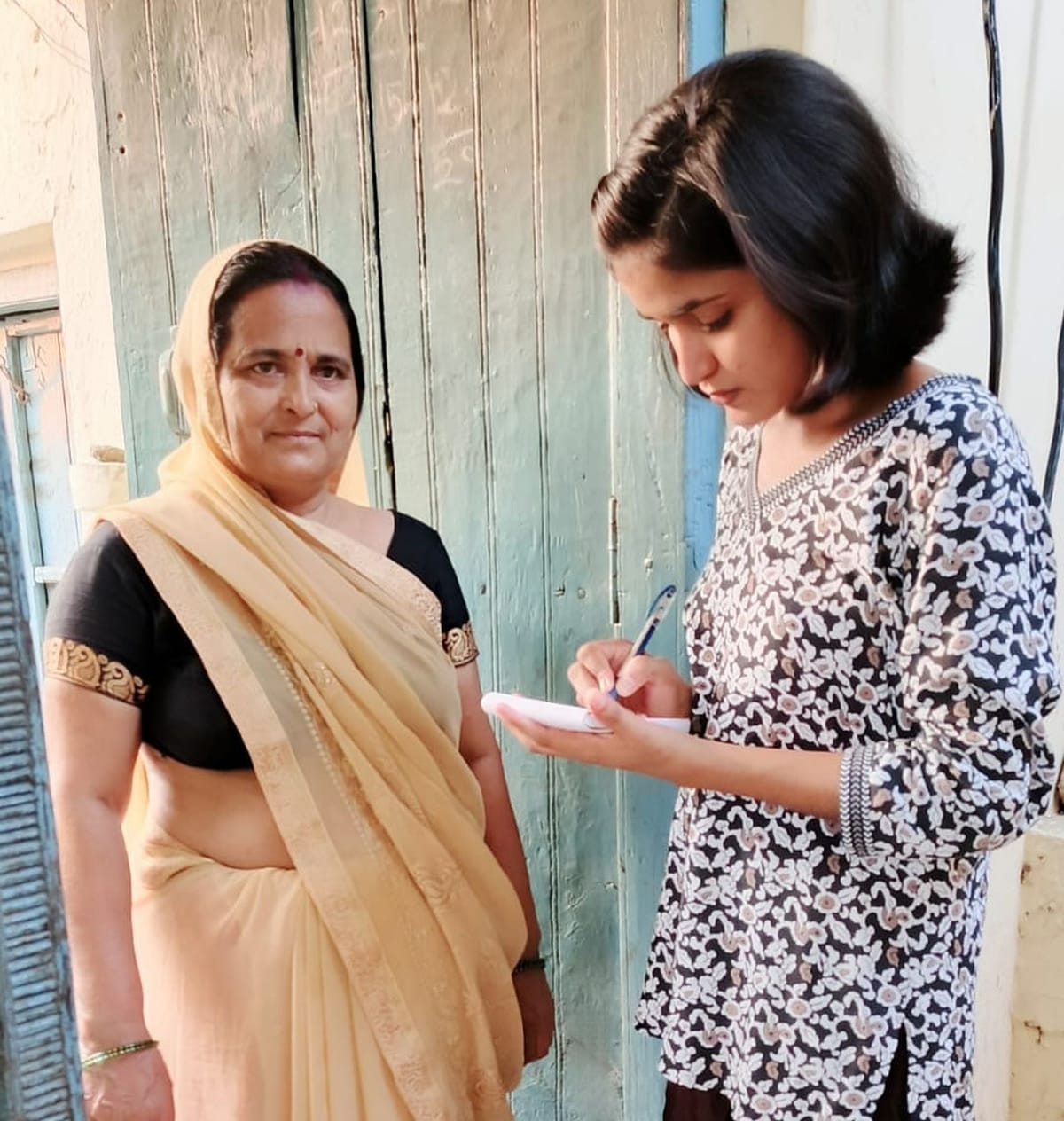 Budaun News: विद्यार्थियों ने सर्वे कर परखी आयुष्मान भारत की हकीकत
