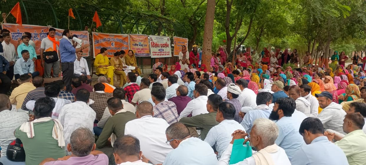 Workers go on strike after not receiving salaries for three months, garbage collection halted in the city.