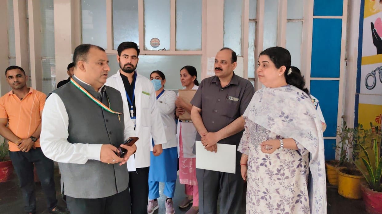 Special Monitor Balkrishna Goyal said that women employees should lodge complaints of sexual harassment without hesitation.