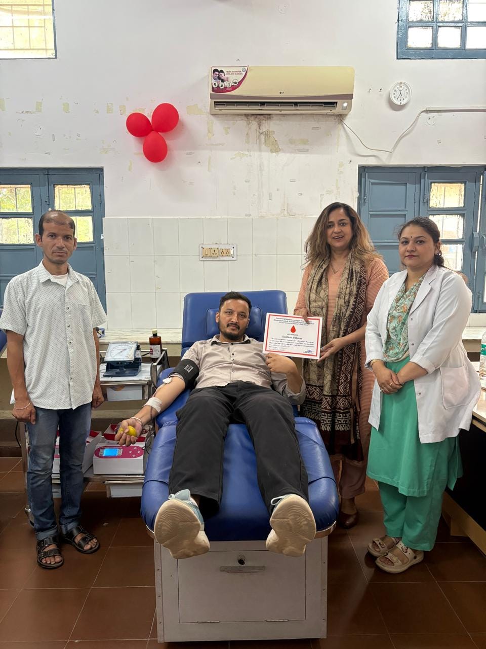 Dharmendra, a member of the Drops of Hope Society, donated AB-negative blood.