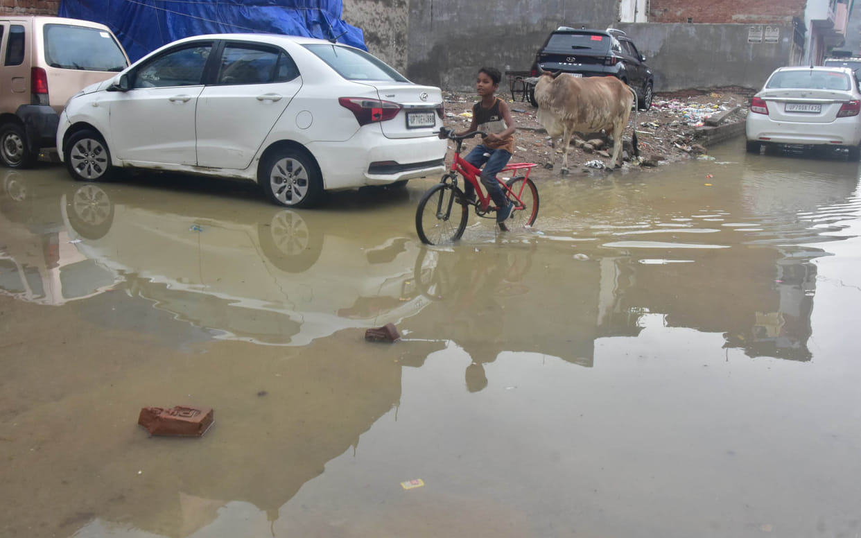Water reaches Dehri... trouble mounts.