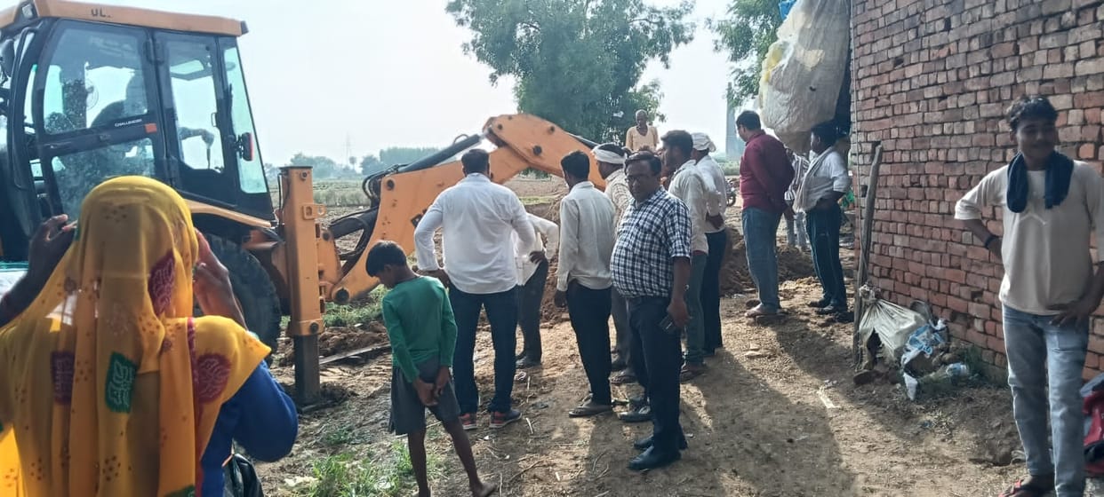 Encroachment removed from Chak Marg, police had to be called in due to protest