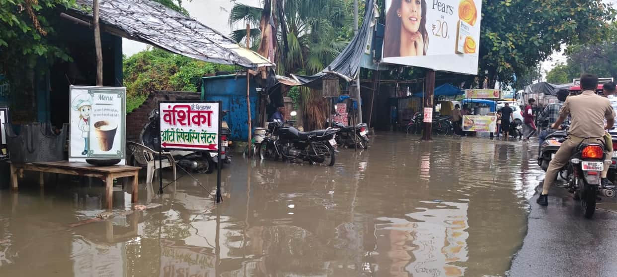 Two hours of rain bring relief from the heat; waterlogging in several areas.