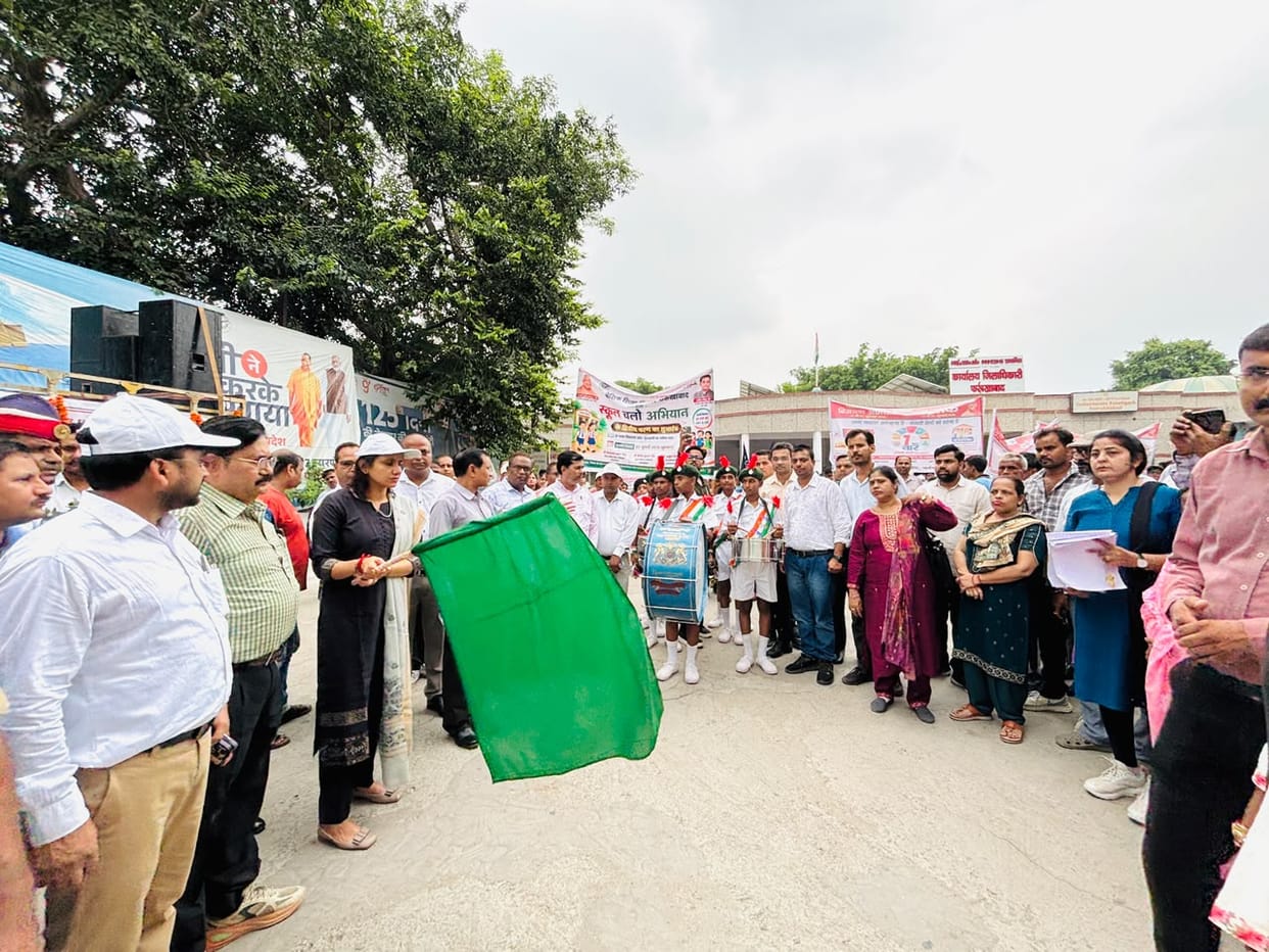 A rally was held to convey the message of 100% child enrollment.