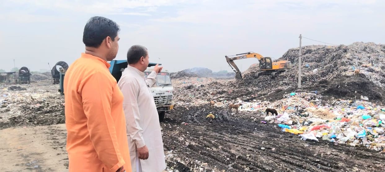 Foul odor rising from the dumping station; breathing has become difficult.
