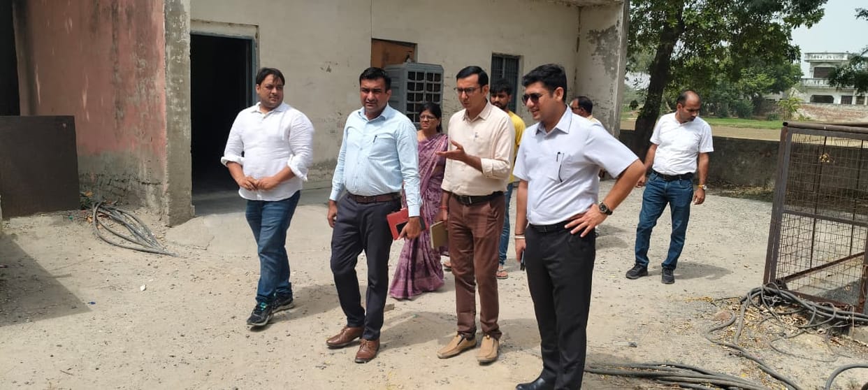 SDM inspected the drainage system before the rains and gave necessary instructions to the officials.