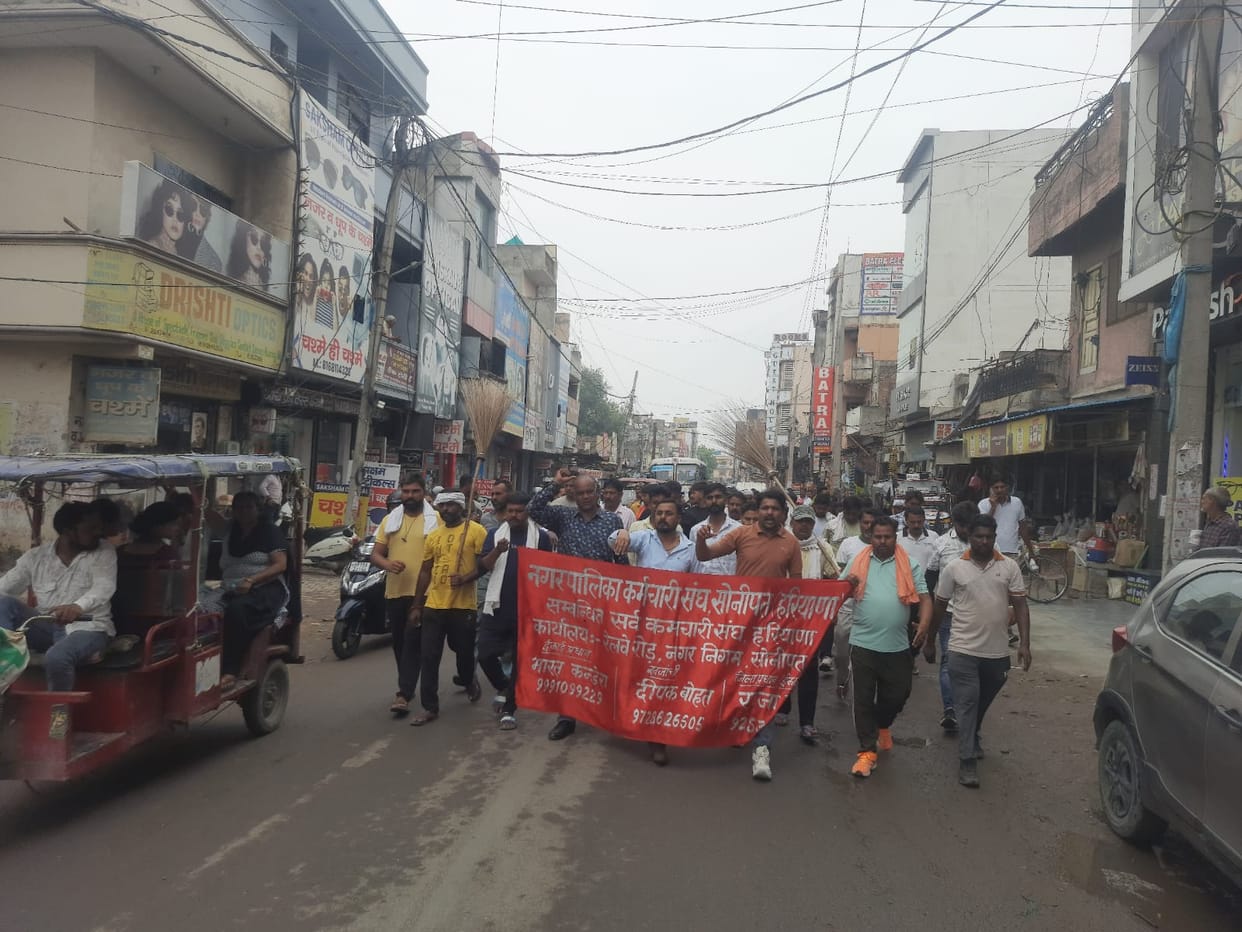 Sanitation workers again issued a state-level warning