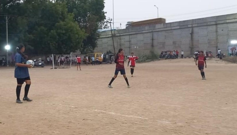 Chunar defeated Gopiganj B in the girls football match