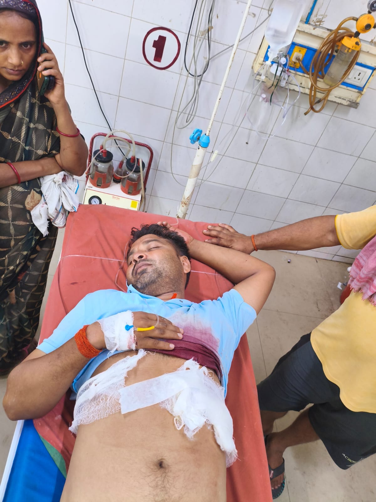 Elder brother stabs younger brother in the stomach; condition critical.