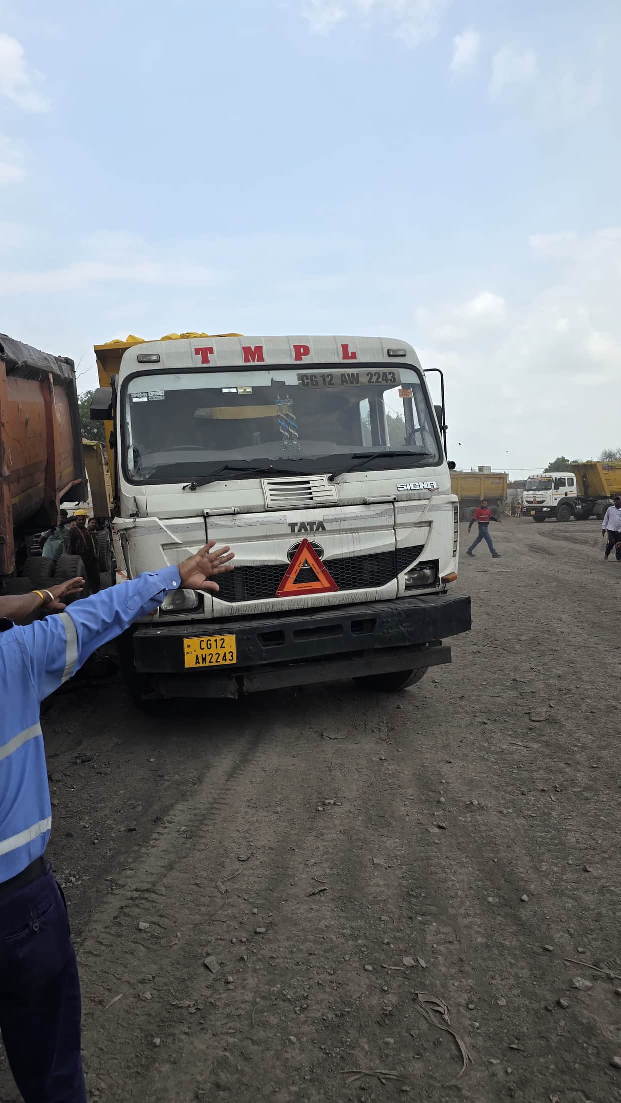 Tragic accident on BALCO Ring Road driver slips while trying to stop a trailer and is crushed to death on spot