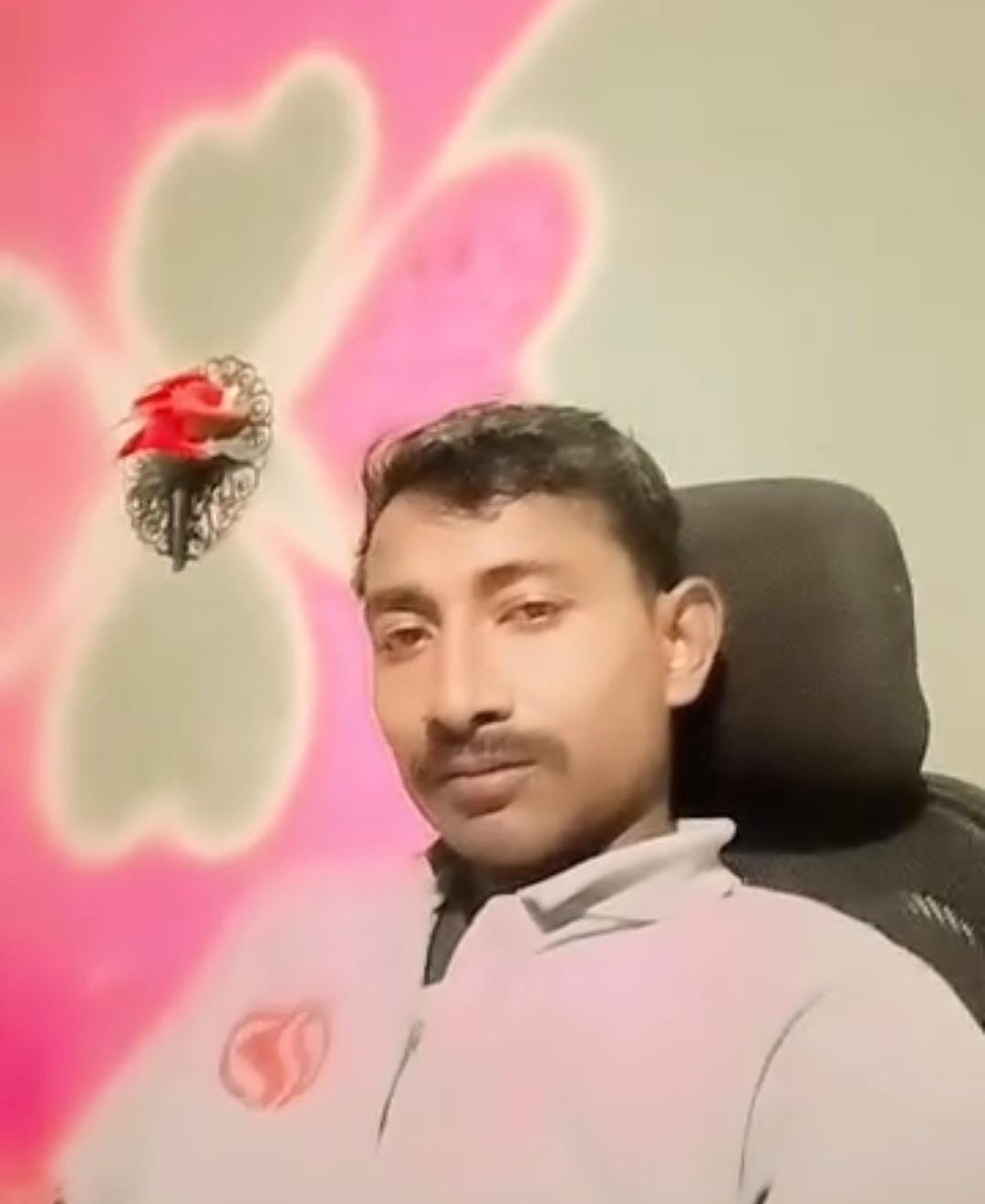 A young man from Khurja, who had gone to his in-laws' house in search of his wife, shot himself dead inside a neighbor's home.
